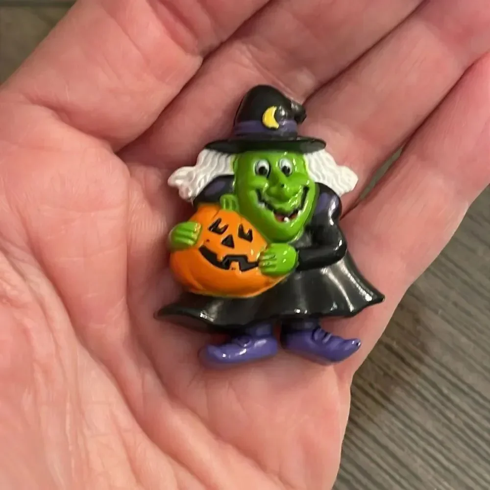 Vintage 1990’s RUSS Witch with Pumpkin Pin